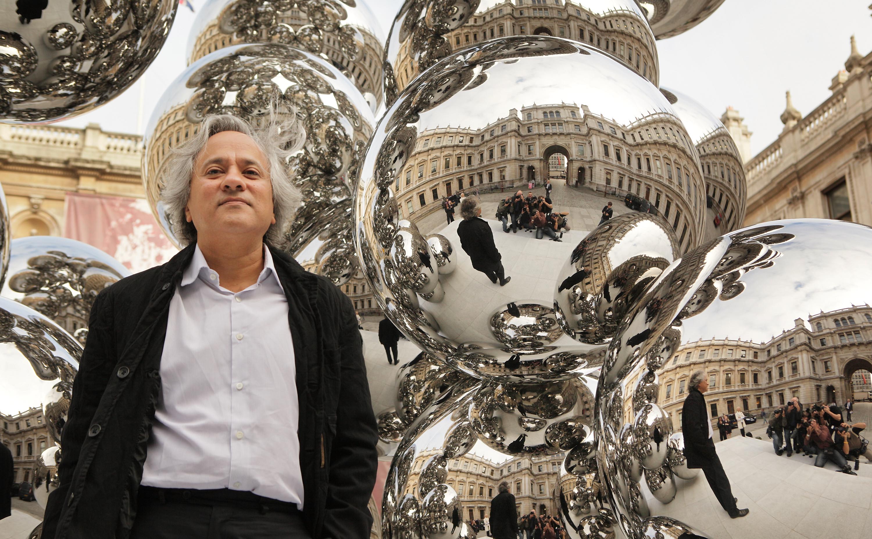 Аниш капур. Аниш Капур скульптуры. Anish Kapoor скульптура. Капур художник.