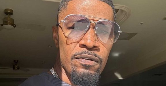 Jamie Foxx Receives Family Support In Rehabilitation Facility Following ...