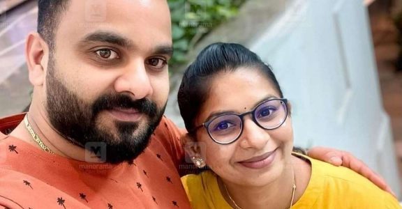 Malayali couple found dead in Kuwait; husband likely killed self after ...