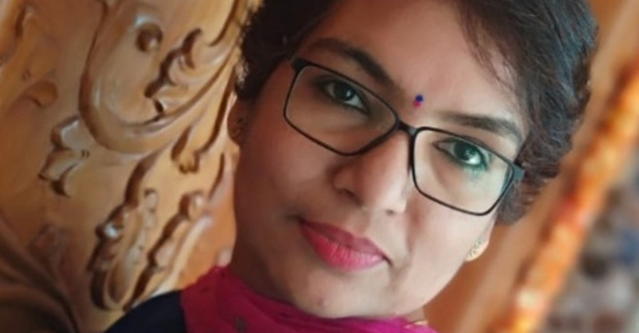 Karnataka woman turns star on the internet after thrashing eve-teaser