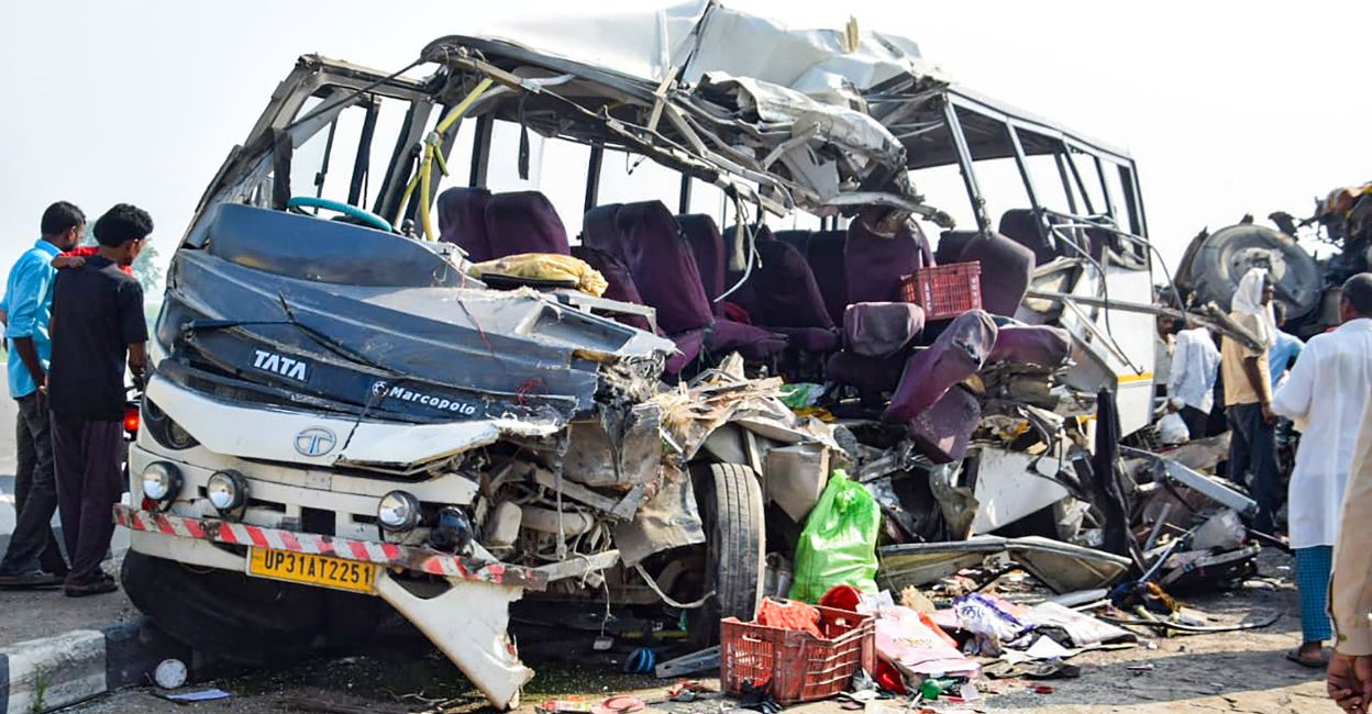 10 dead, 41 injured in head-on collision between bus, mini-truck in UP