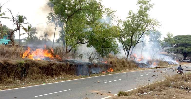 Locals clash with cops, land surveyors in Malappuram | Video ...