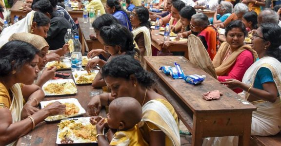 Onam Brings Cheer In Kerala Flood Relief Camps Kerala Flood Relief